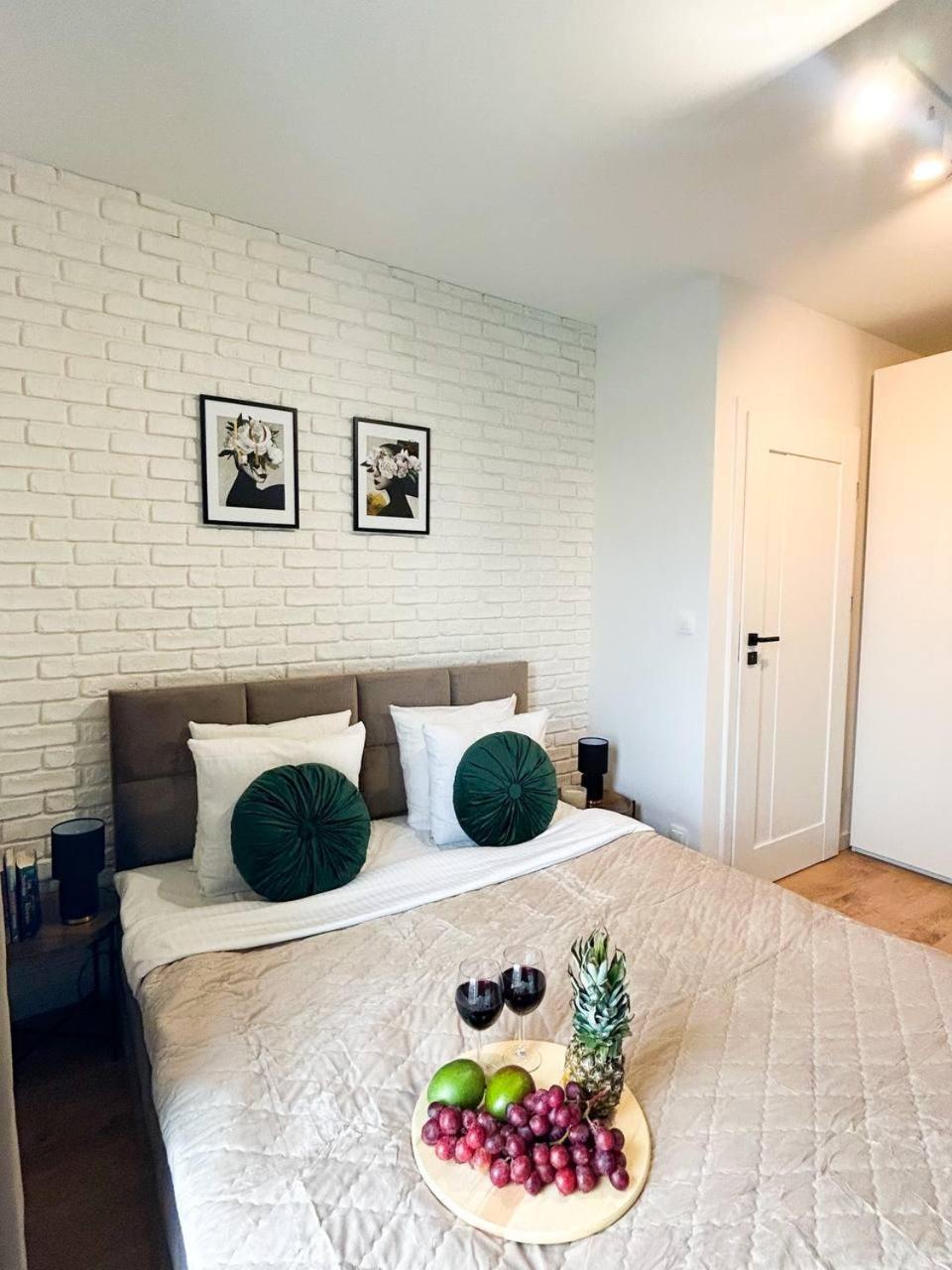 Lumina Luxury 3-Rooms Apartments With Parking Lodź Bagian luar foto