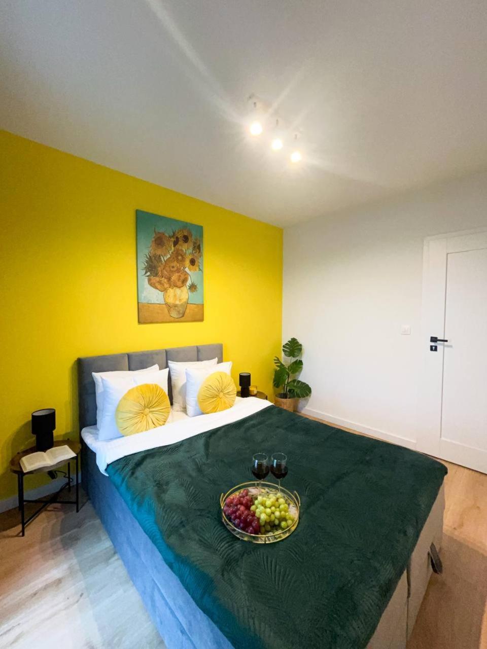 Lumina Luxury 3-Rooms Apartments With Parking Lodź Bagian luar foto